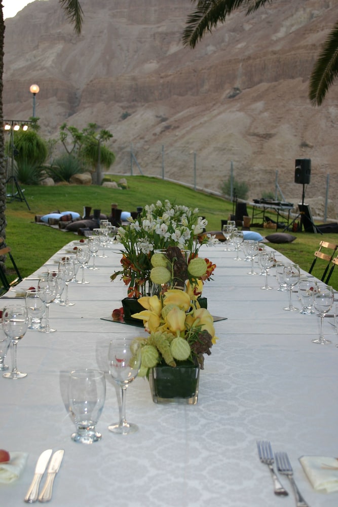 ein gedi kibbutz hotel
