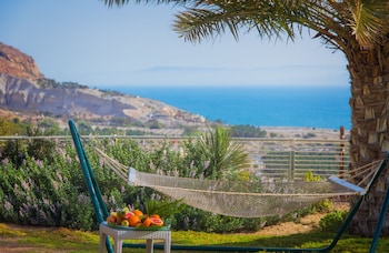 ein gedi kibbutz hotel