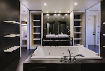 rafaelhoteles forum alcala