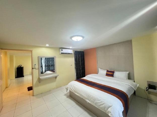 aryan suites