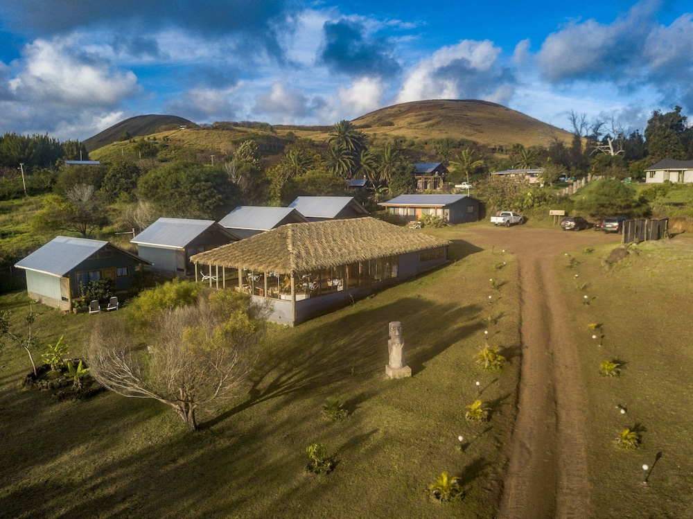 cabanas henua iti