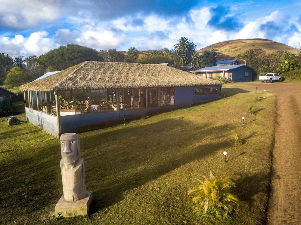 cabanas henua iti