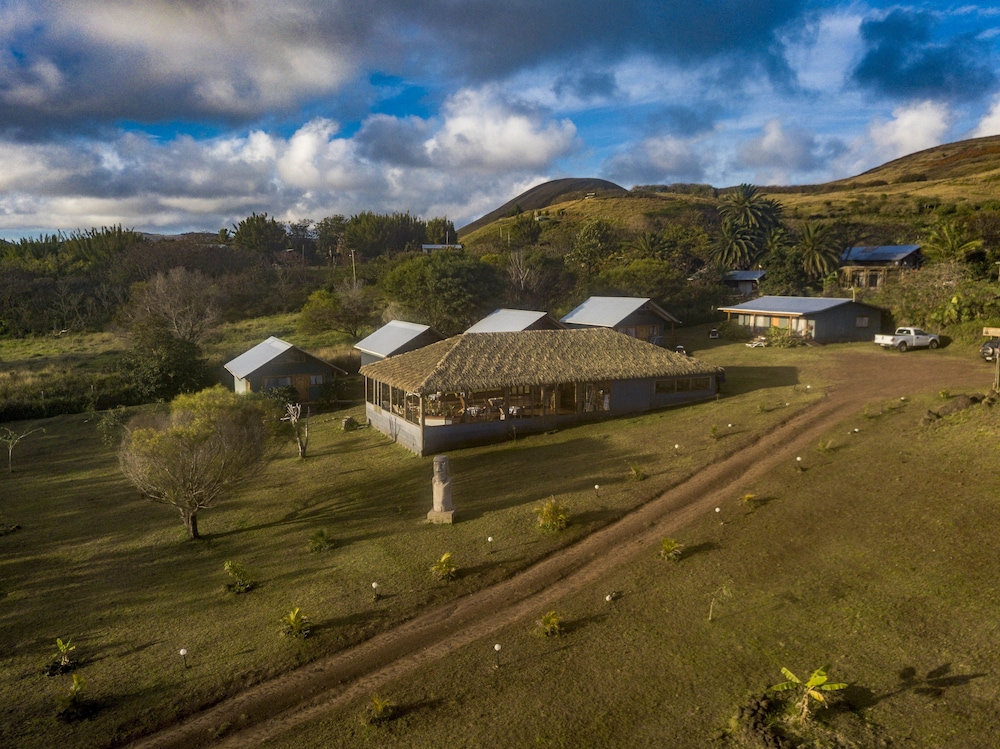 cabanas henua iti