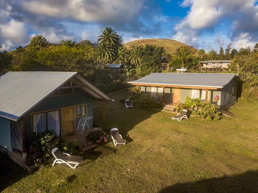 cabanas henua iti
