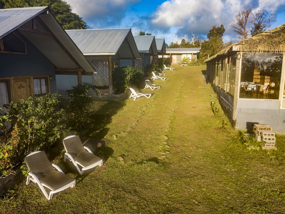 cabanas henua iti