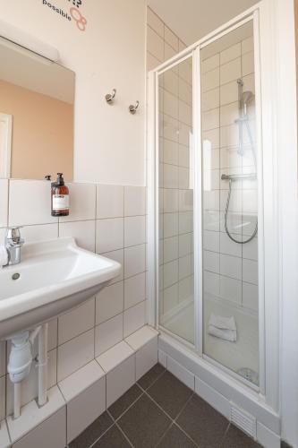 ucpa sport station hostel paris