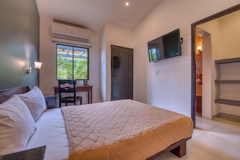 wayak hotel and suites