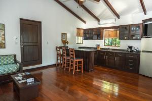 Boca Olas Resort Villas,El Tunco>>El Sunzal,4 star