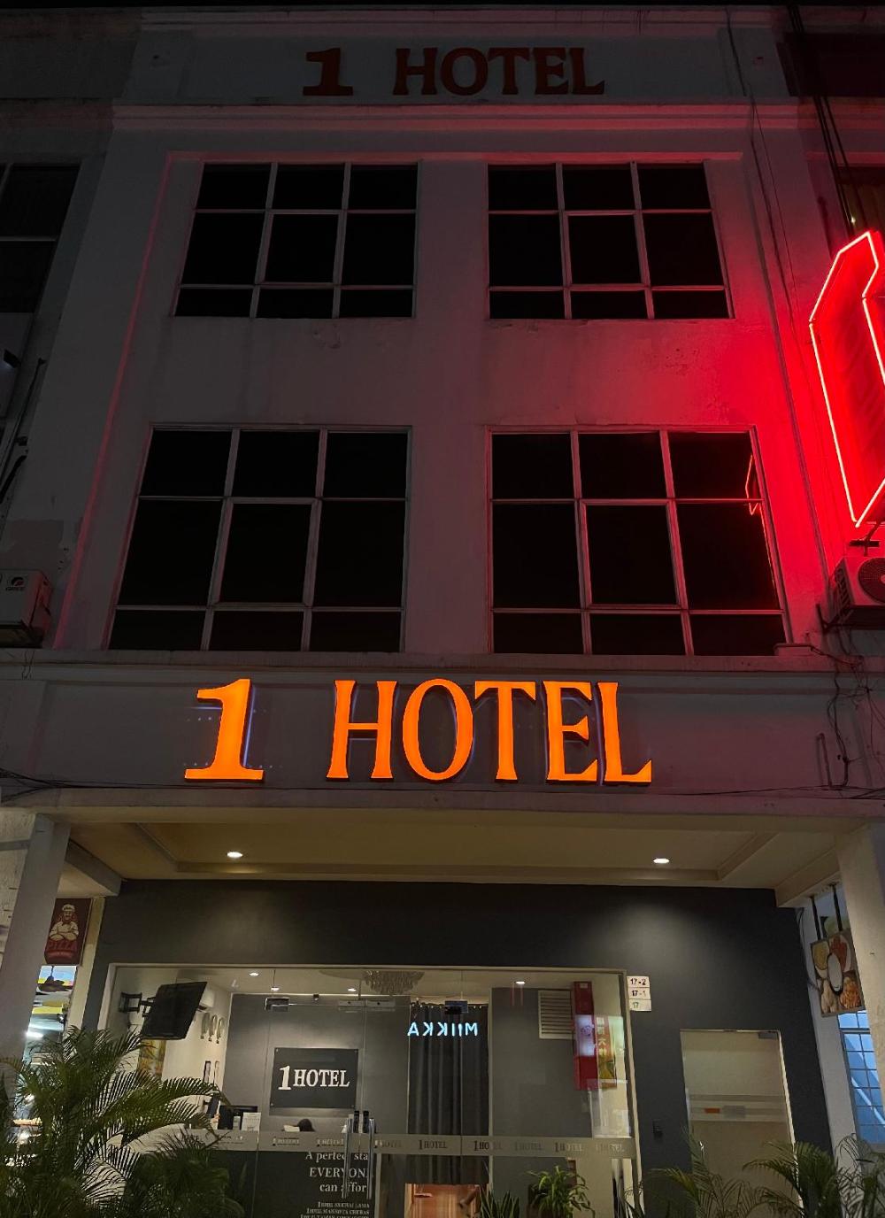 1 hotel taman connaught