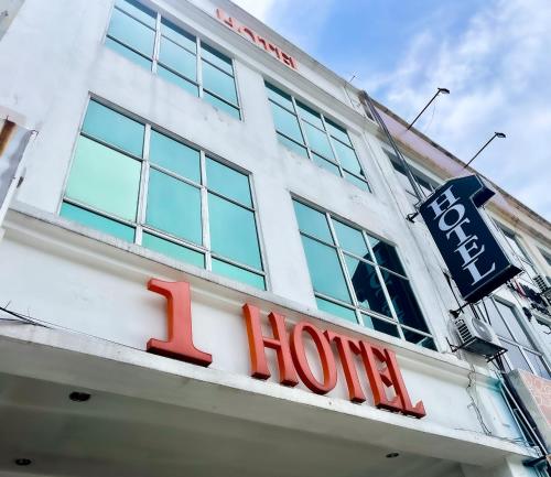 1 hotel taman connaught