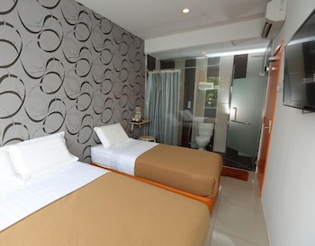 1 hotel taman connaught