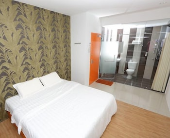 1 hotel taman connaught