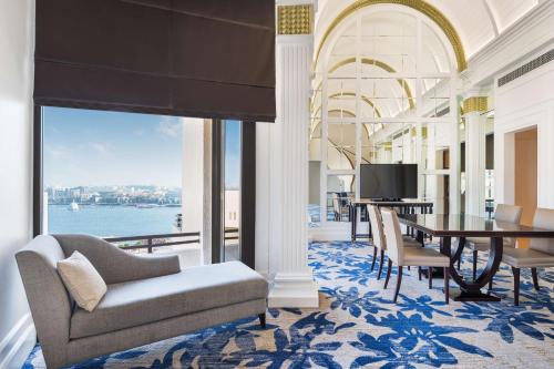 radisson blu hotel dubai deira creek