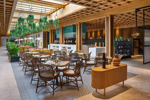 radisson blu hotel dubai deira creek