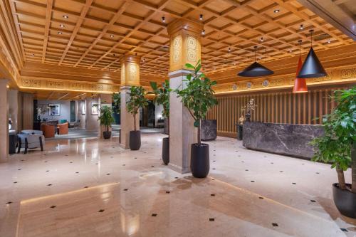 radisson blu hotel dubai deira creek
