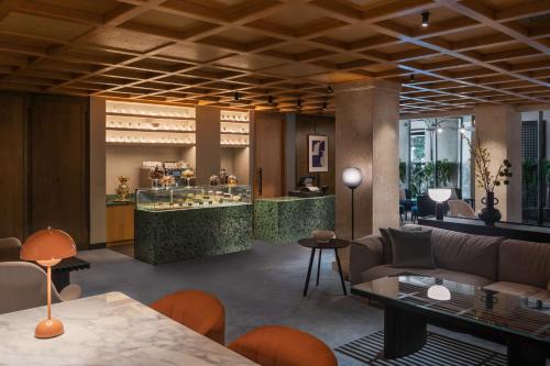 radisson blu hotel dubai deira creek