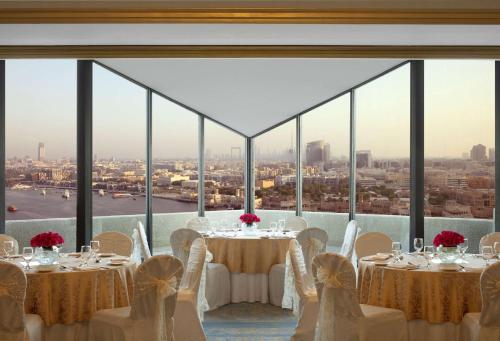 radisson blu hotel dubai deira creek