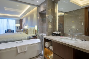 Intercontinental Jinan City Center, An Ihg Hotel,Shandong>>Jinan,4.5 star
