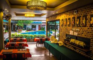 medio de pai hotel