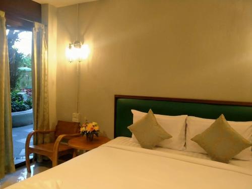 medio de pai hotel