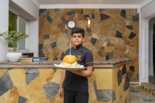 hotel travellers nest