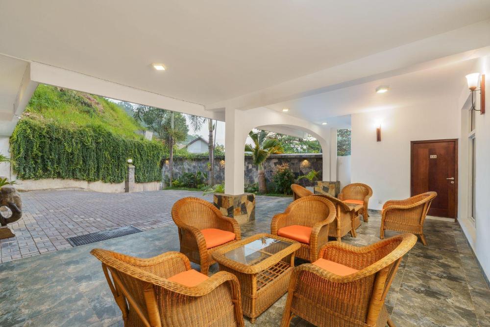 hotel travellers nest