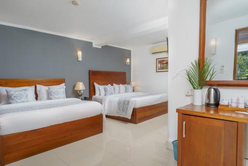 hotel travellers nest