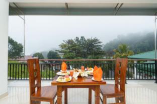 hotel travellers nest