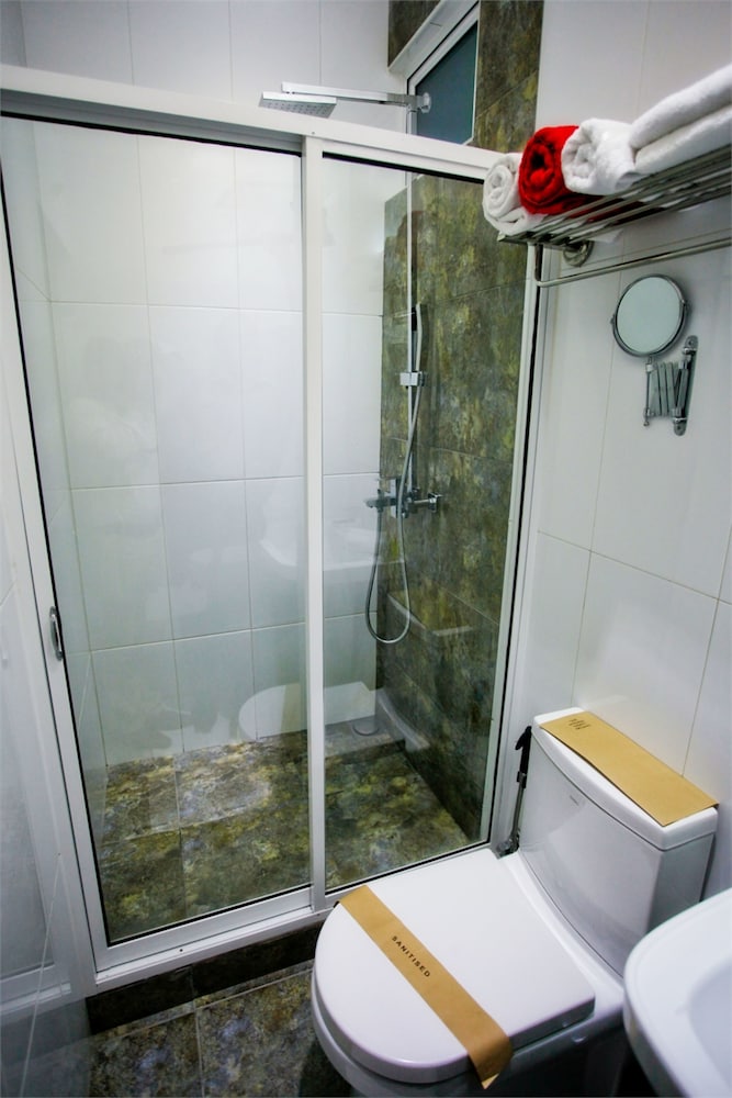 hotel travellers nest