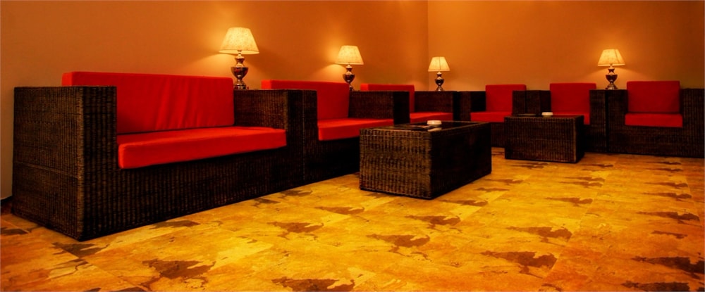 hotel travellers nest