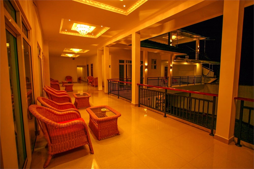 hotel travellers nest