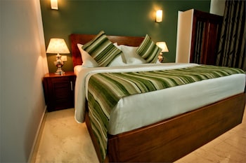 hotel travellers nest