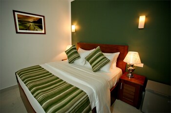 hotel travellers nest