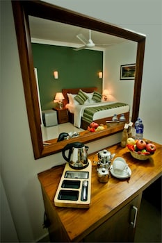 hotel travellers nest