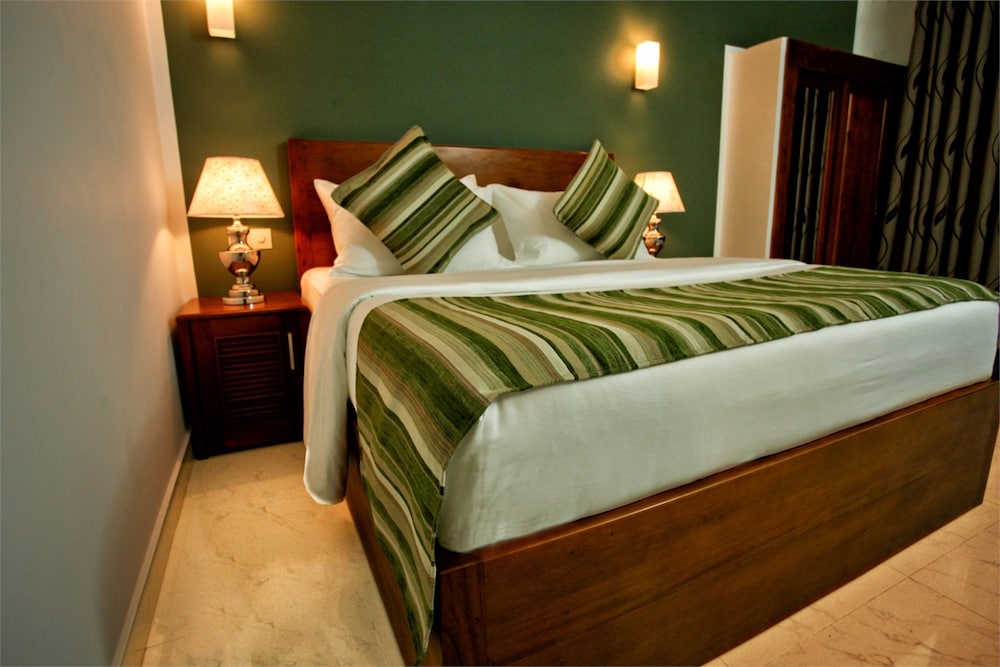 hotel travellers nest