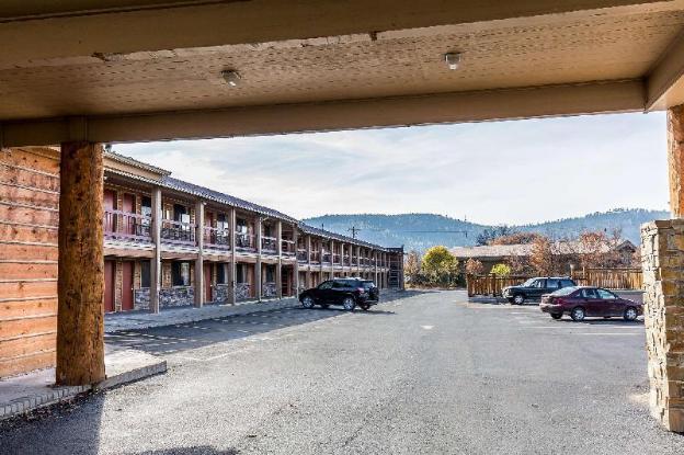 econo lodge inn and suites