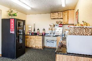 econo lodge inn and suites