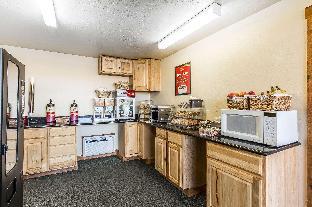 econo lodge inn and suites