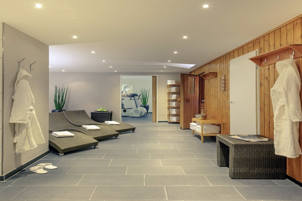 voco dusseldorf seestern by ihg