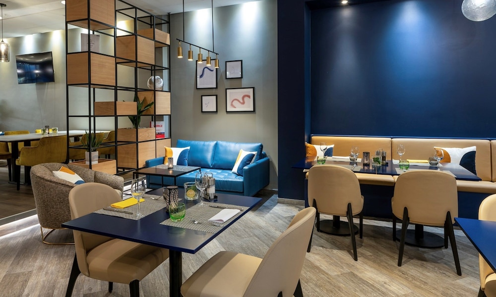voco dusseldorf seestern by ihg