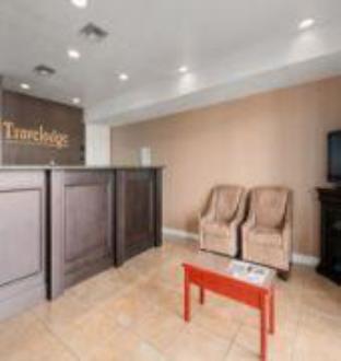 Travelodge By Wyndham Kamloops Mountview,British Columbia>>Kamloops,2 star