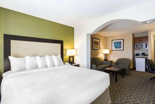 clarion hotel and conference centre