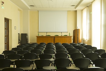 Centro Paolo Vi,In Brescia (Brescia Antica),3 star