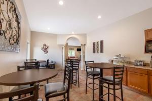Surestay Hotel By Best Western Whittington Rend Lake,Franklin>>Benton,3 star