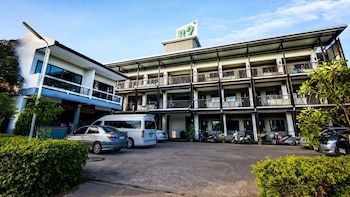 b2 lanna boutique and budget hotel