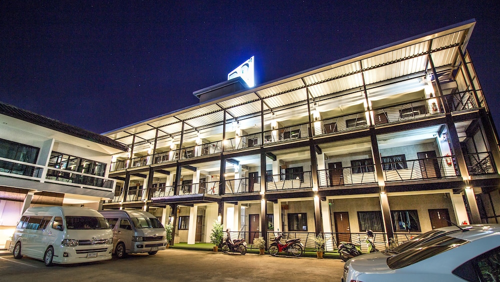 b2 lanna boutique and budget hotel