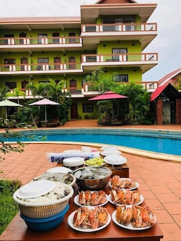 the moon kampot boutique