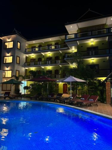 the moon kampot boutique