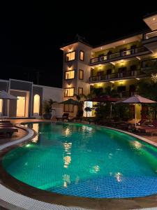 the moon kampot boutique