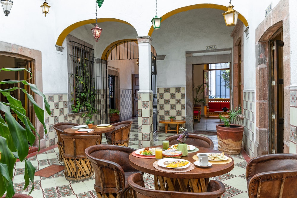 hotel meson de isabel